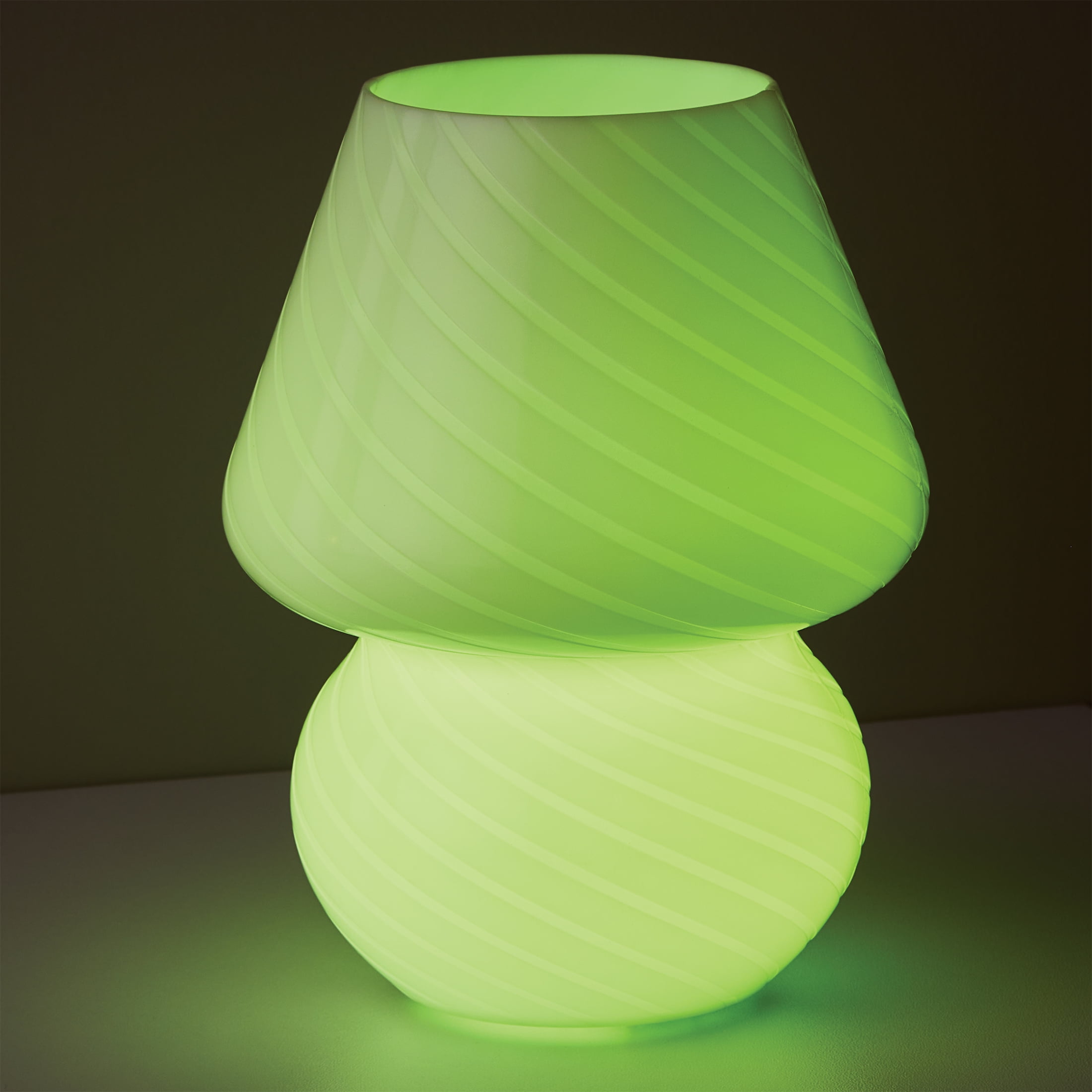 Mainstays 8" Color-Changing Mushroom Accent LED Lamp, White Stripe - Image 3